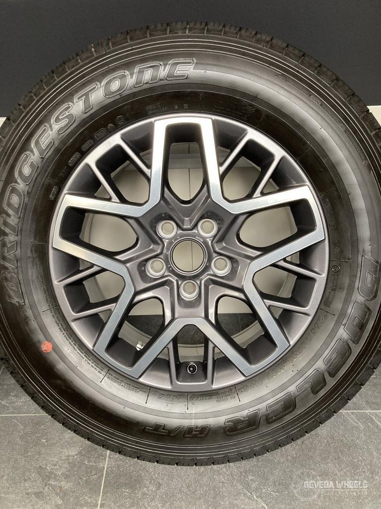 18” originele Jeep Wrangler Sahara velgen + banden 5x127 5x, Auto-onderdelen, Banden en Velgen, 18 inch, Gebruikt, 255 mm, -