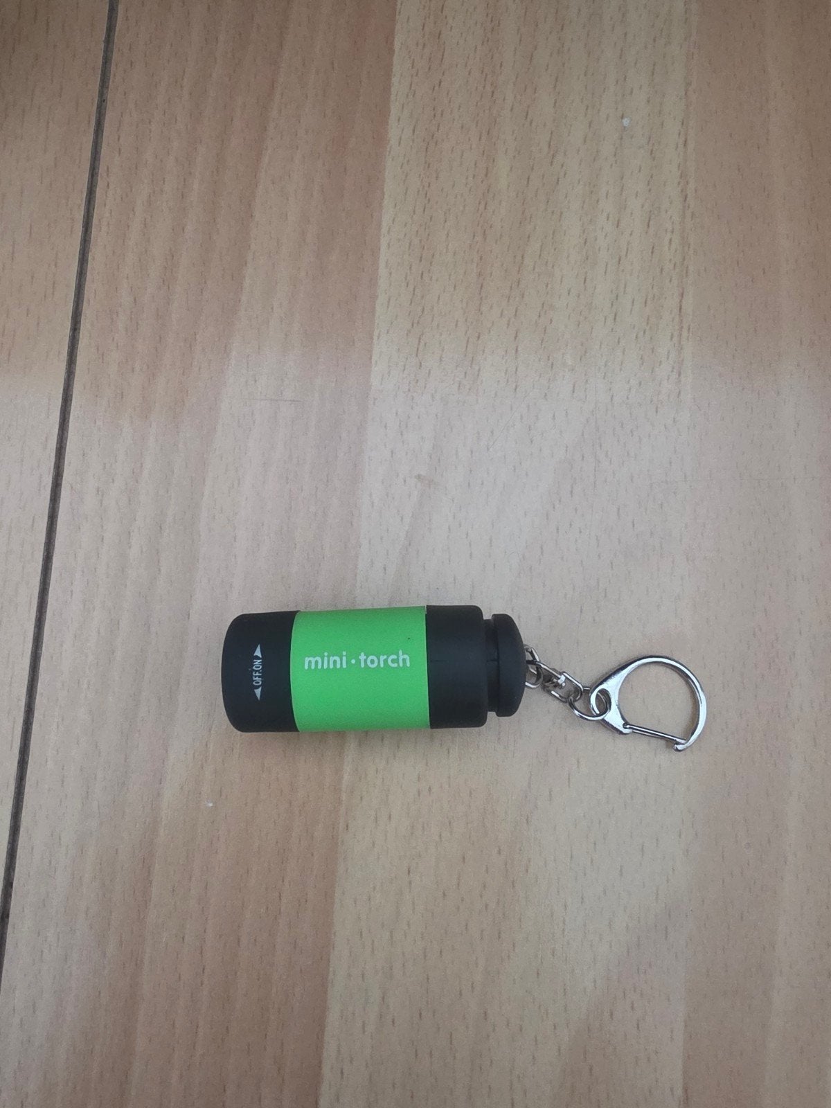 Mini LED Zaklamp Sleutelhanger - Oplaadbaar via USB, Ophalen of Verzenden, Nieuw, Batterij