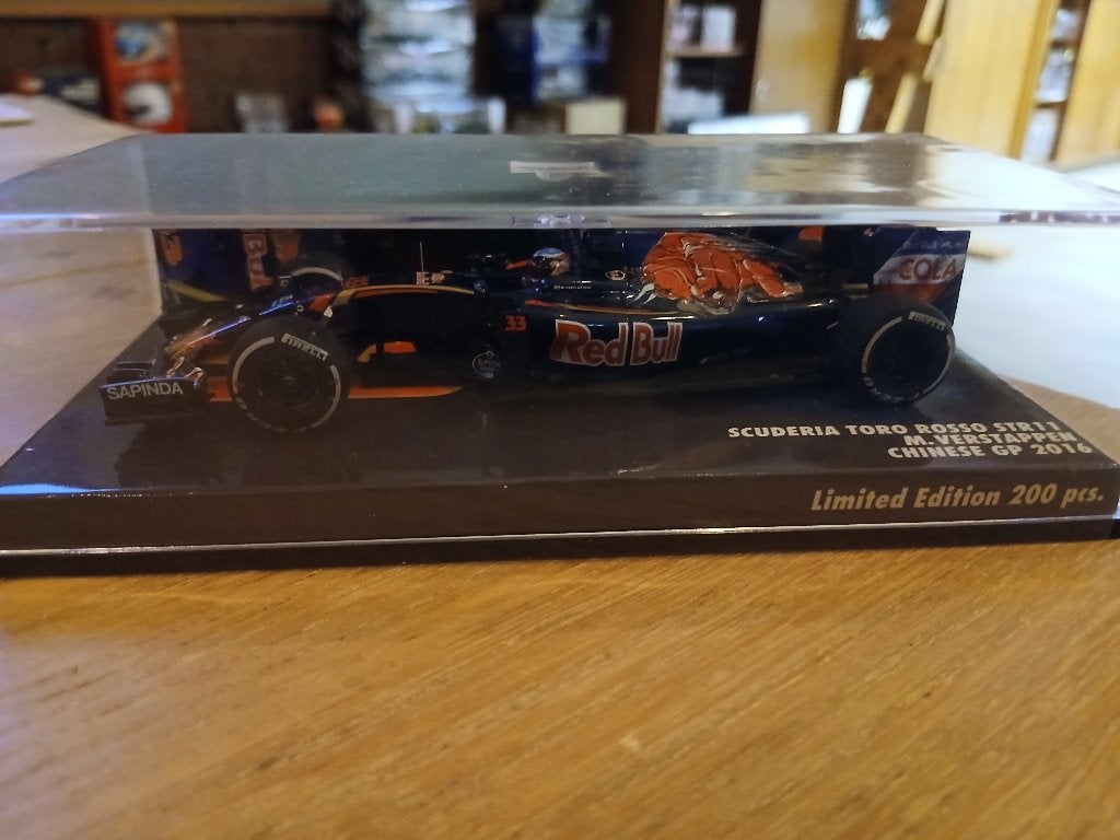Max verstappen toro rosso 1/43, Ophalen of Verzenden, Zo goed als nieuw, Formule 1
