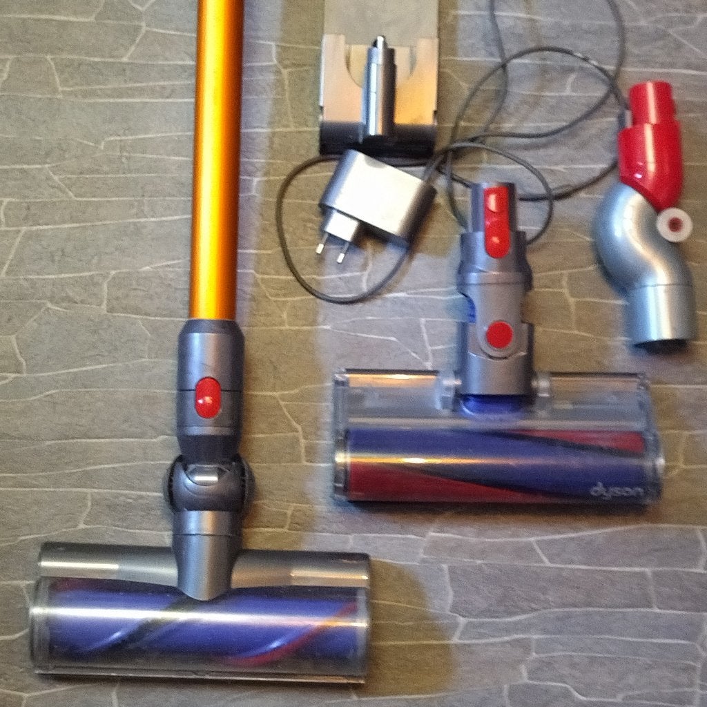 Dyson V8 absolute - goed werkend!!, Ophalen, Gebruikt, Dyson, Inclusief accessoires
