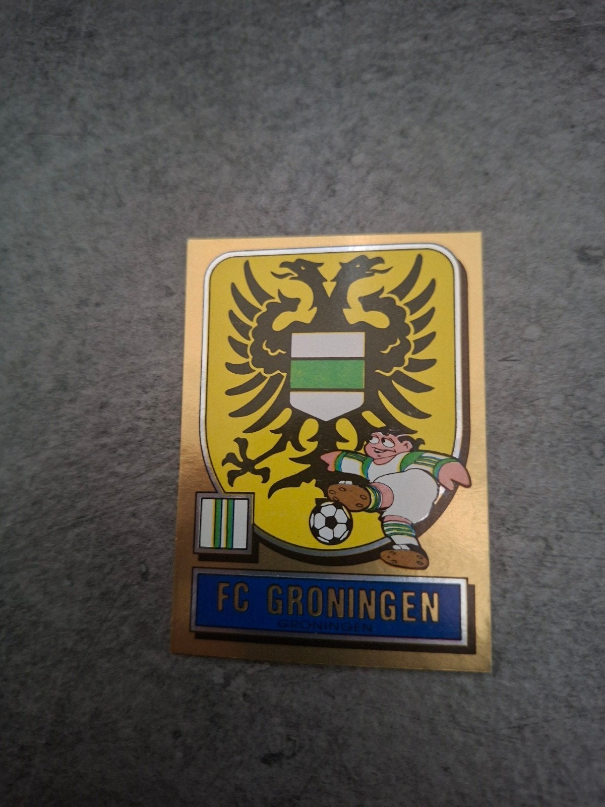 Panini sticker Voetbal 82. Embleem FC Groningen., Ophalen of Verzenden, Zo goed als nieuw, Sticker
