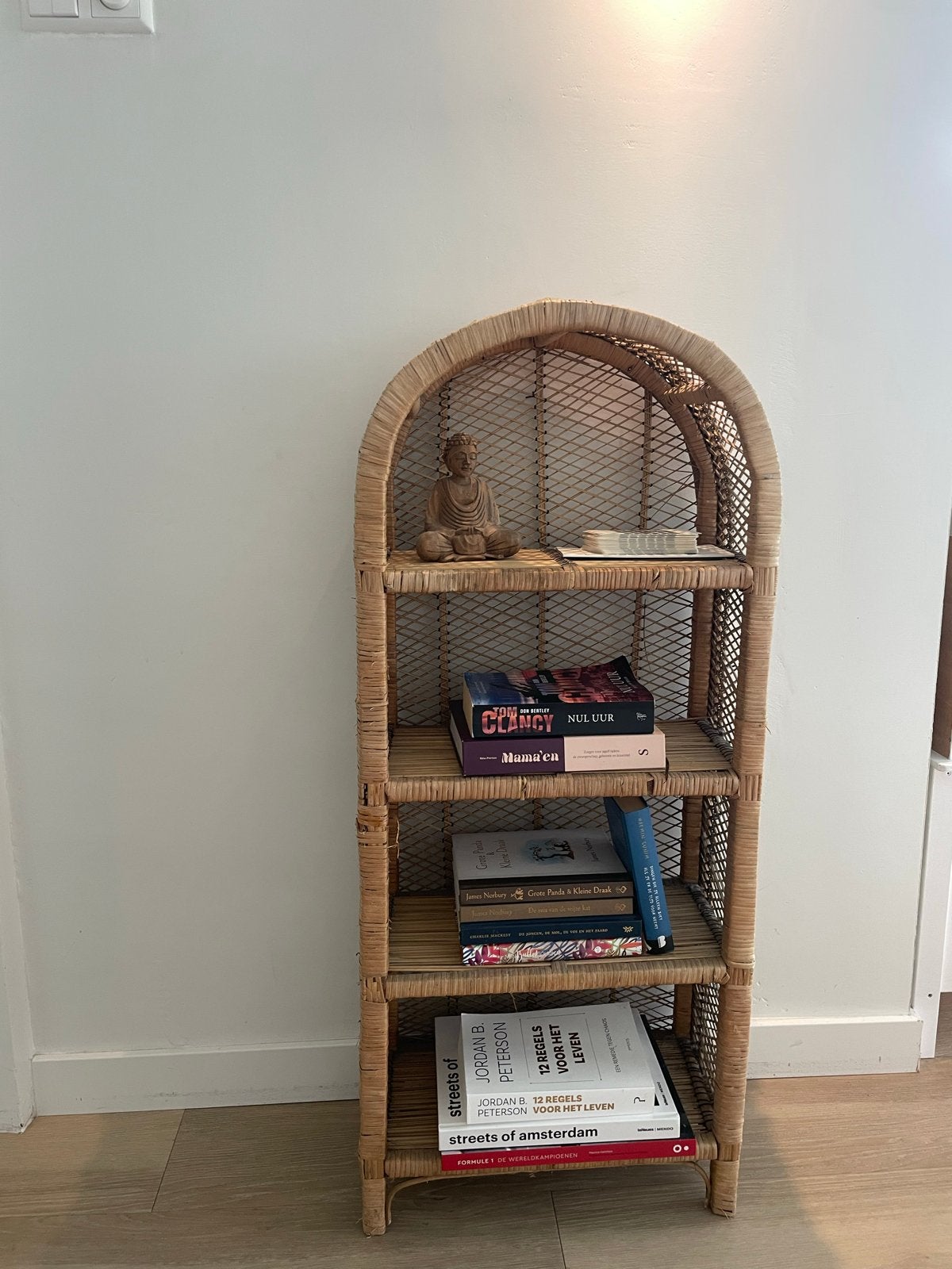 Vintage rotan kastje met boog en 4 planken, Ophalen, Minder dan 50 cm, Gebruikt, 100 tot 150 cm