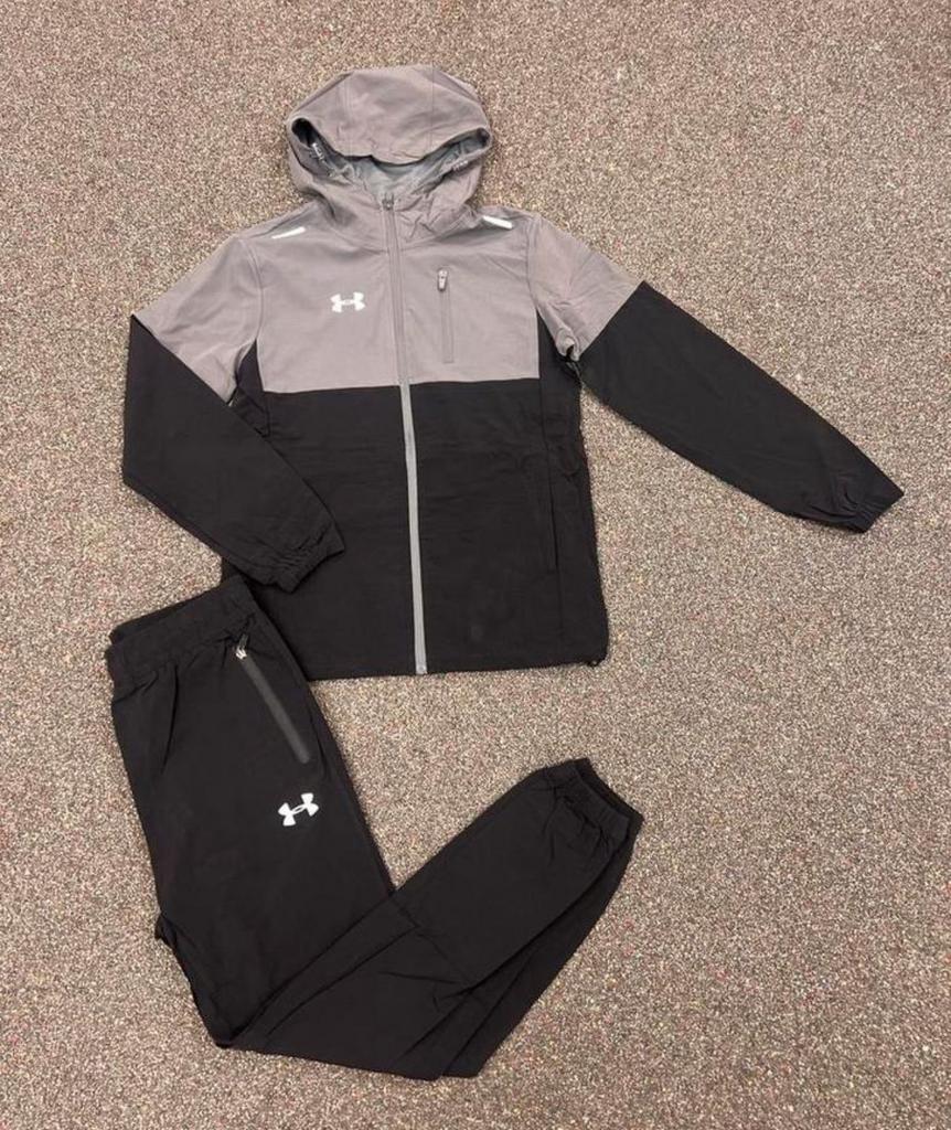 Under Armour trainingspak grijs, Kleding | Dames, Sportkleding, Maat 38/40 (M), Ophalen of Verzenden, Grijs, Fitness of Aerobics