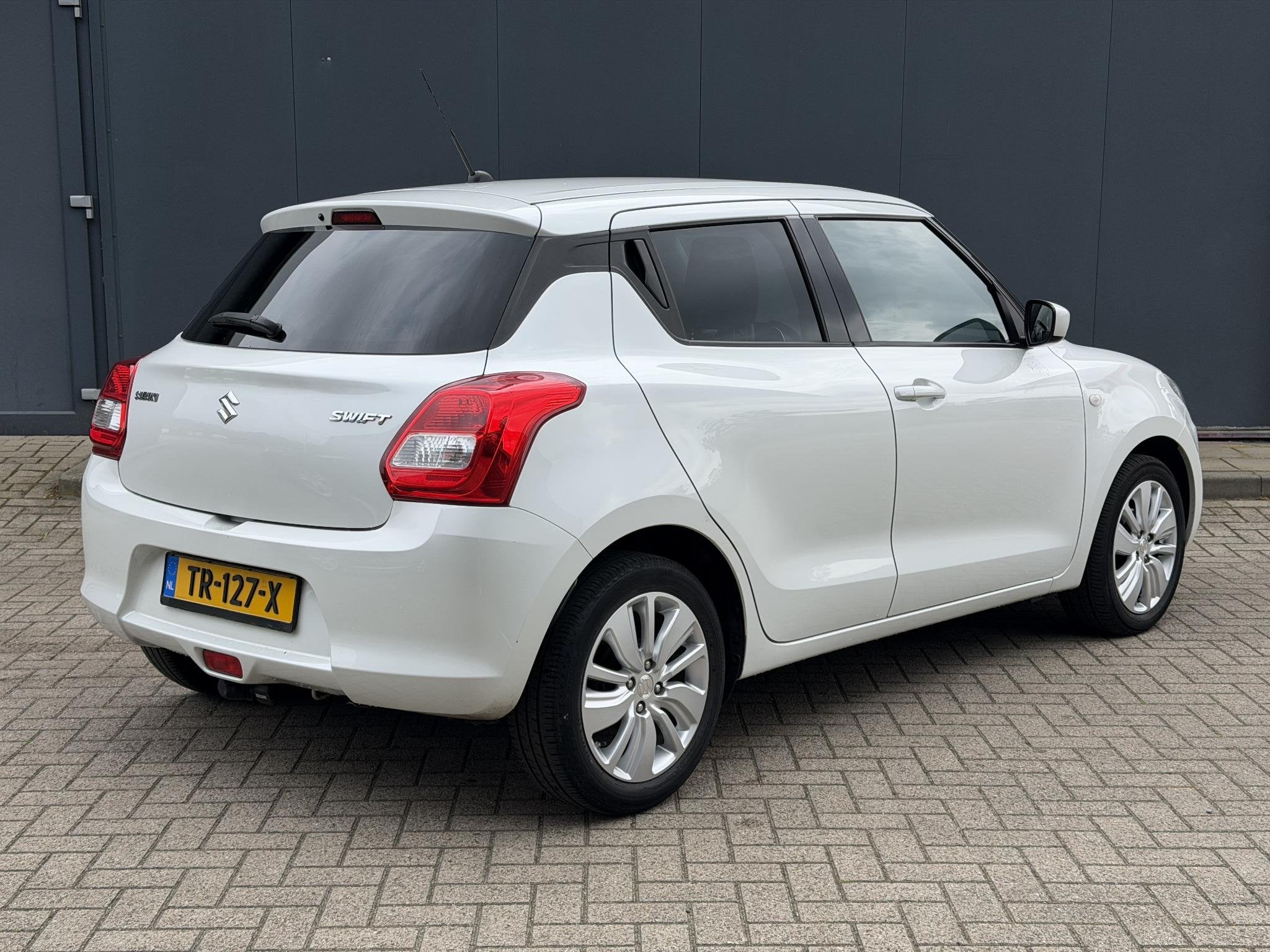Suzuki Swift 1.2 Select / Automaat / Trekhaak / Stoelverwarm, Stof, Gebruikt, 4 cilinders, 400 kg