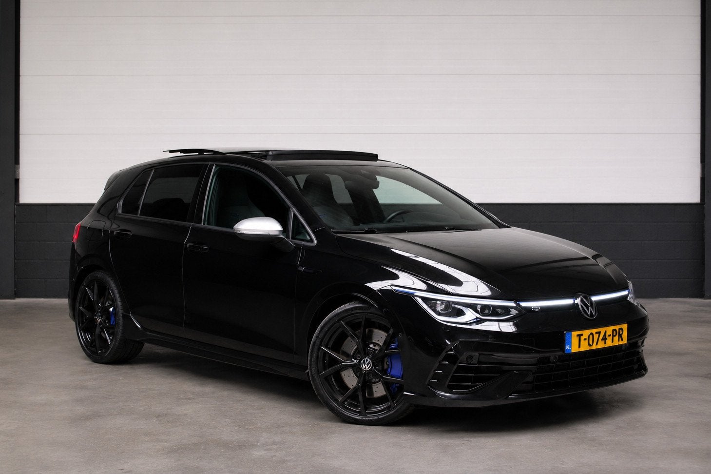 Volkswagen Golf 2.0 TSI R 4Motion Pano IQ Light Camera, Auto's, Automaat, Gebruikt, Euro 6, 4 cilinders