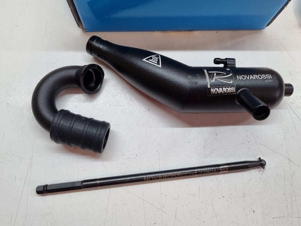 Novarossi N2.5SC RT-TM 2.5cc voor Traxxas T-Maxx met uitlaat, Ophalen of Verzenden, Zo goed als nieuw, Schaal 1:10, Onderdeel