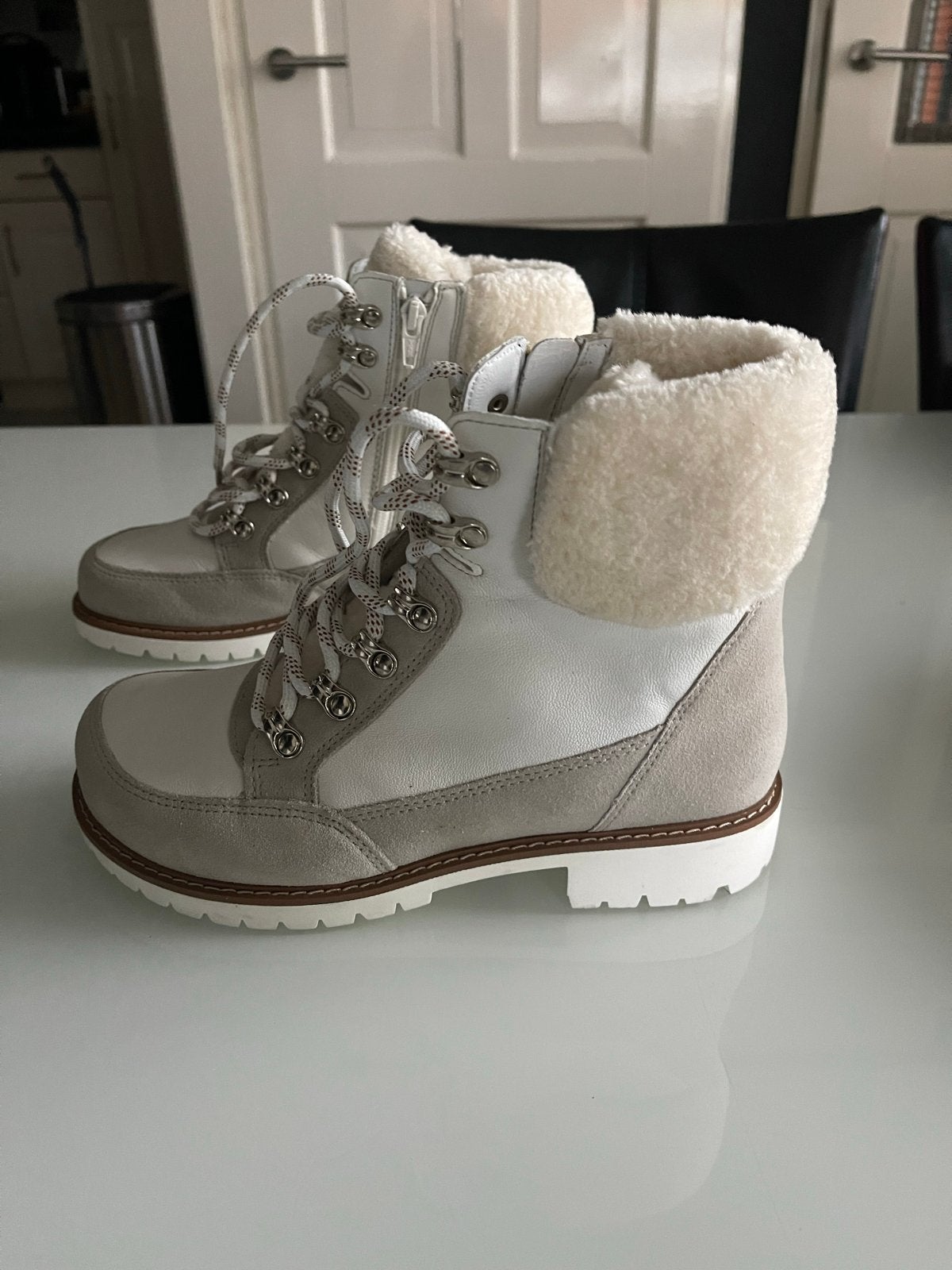 Helvesko Swiss Made winterlaarzen maat 37, Kleding | Dames, Verzenden, Wit, Lage of Enkellaarzen, Zo goed als nieuw