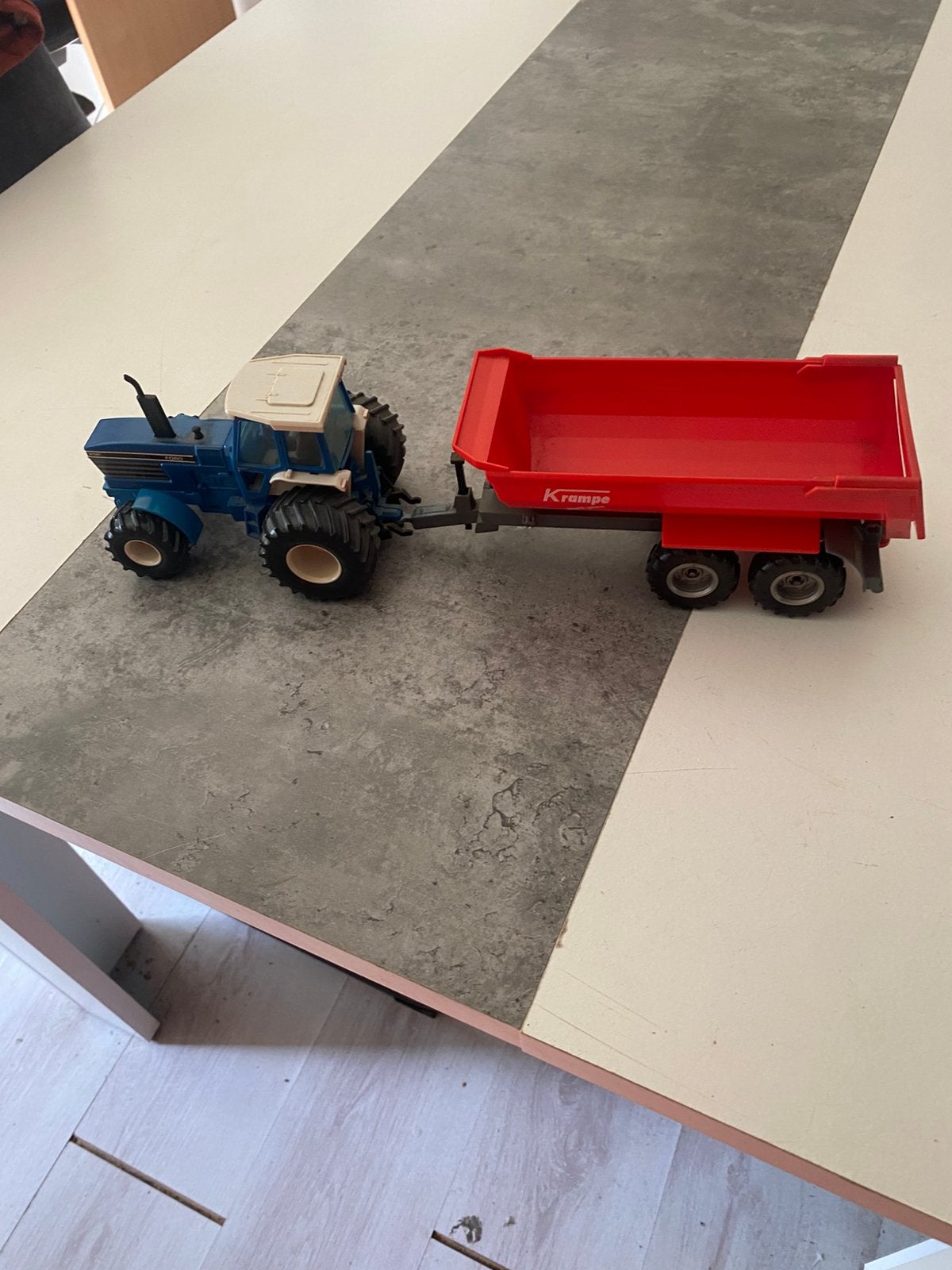 Britains ford 8830 met siku kieper in goede staat, Verzamelen, Ophalen of Verzenden, Zo goed als nieuw