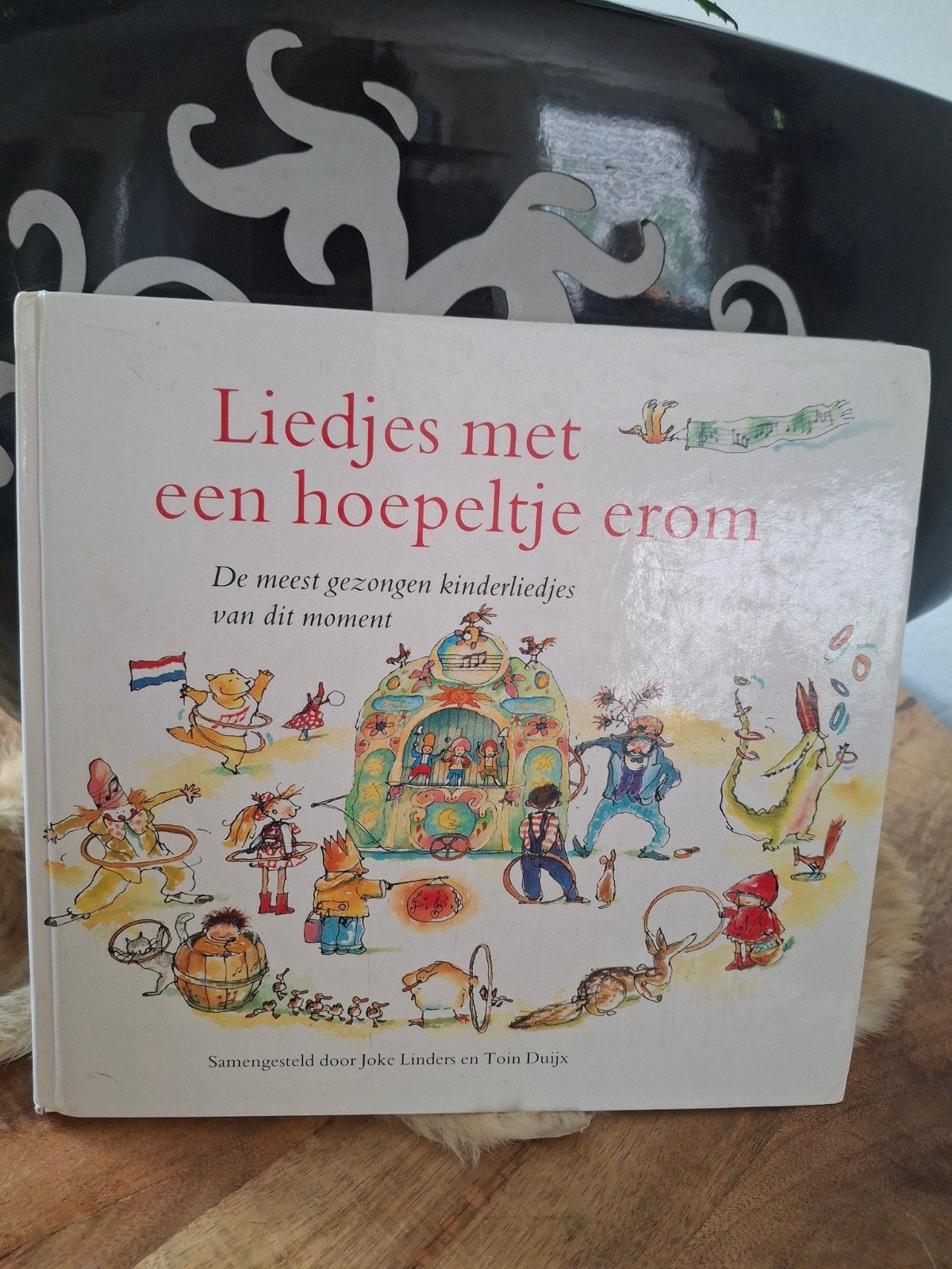 Liedjes met een hoepeltje erom - Kinderliedjes, Ophalen of Verzenden, Zo goed als nieuw, Joke Linders en Toin Duijx, Sprookjes