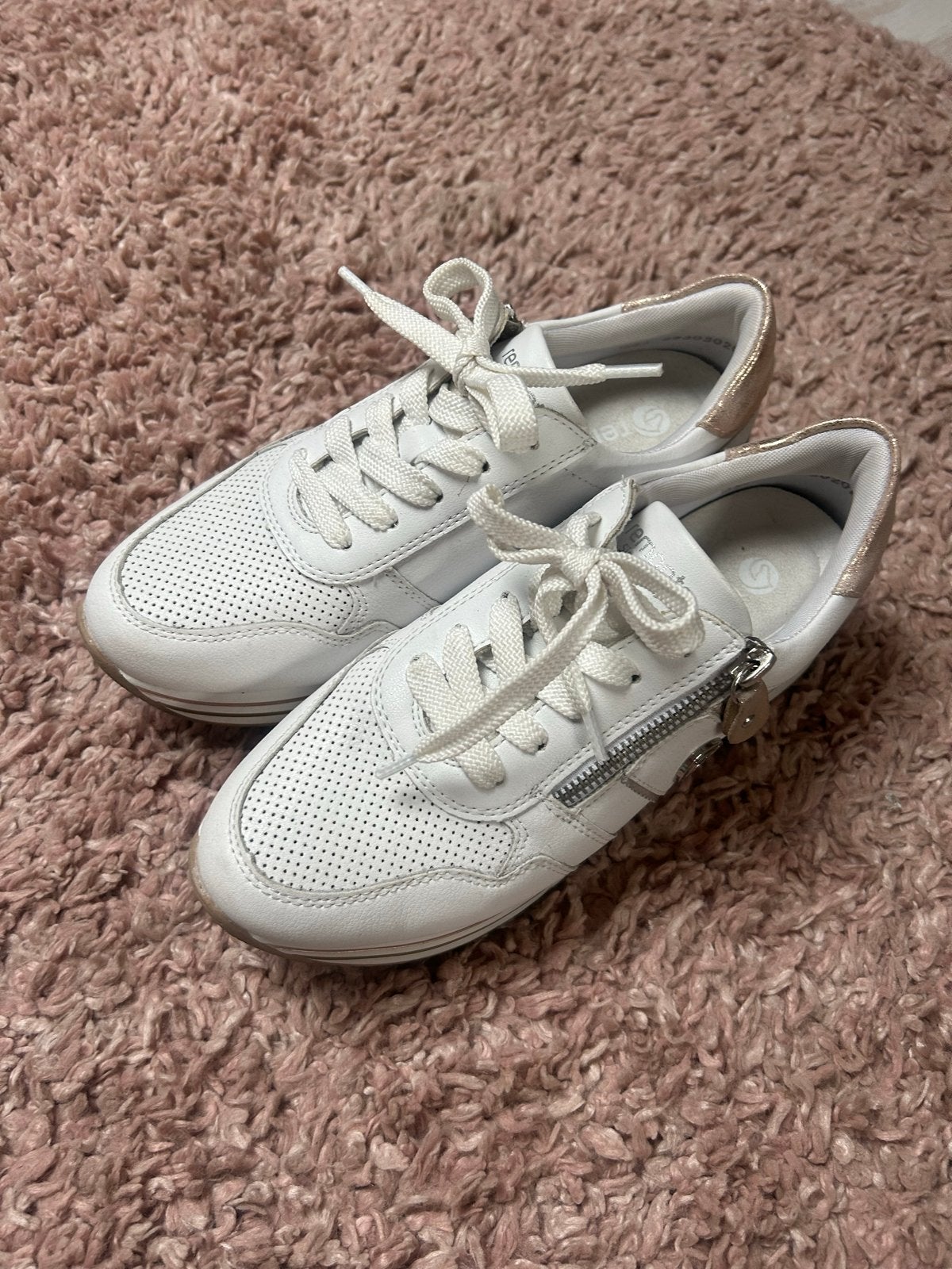 Remonte witte sneakers wit maat 37 nieuw, Kleding | Dames, Schoenen, Ophalen, Wit, Sneakers of Gympen, Zo goed als nieuw