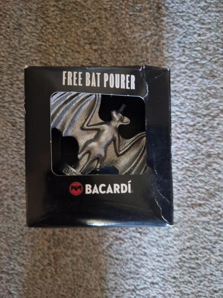 Bacardi Vleermuis Flessenschenker, Verzamelen, Merken en Reclamevoorwerpen, Ophalen, Nieuw