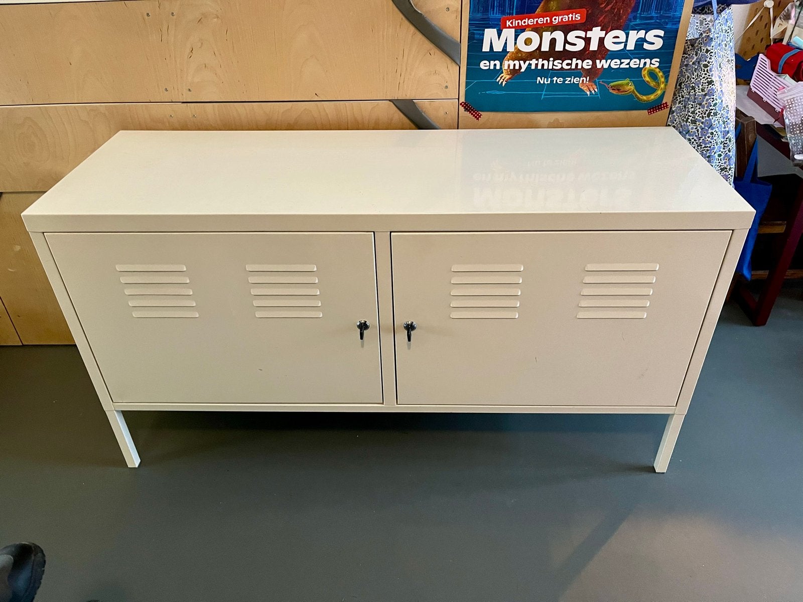 IKEA PS metalen kast in wit, Ophalen, Gebruikt