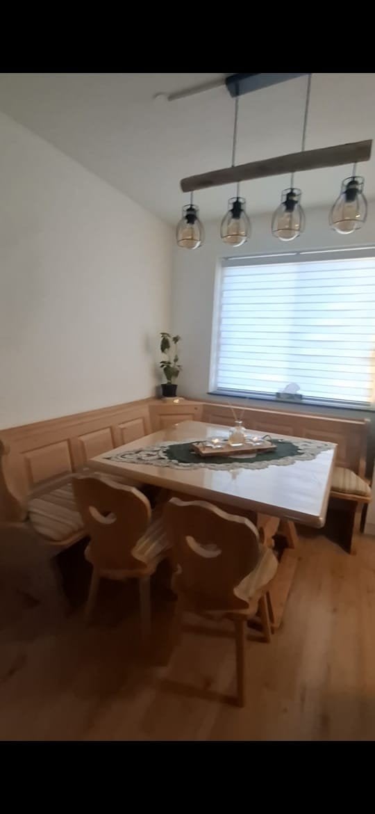 Gezellige houten eethoek met hoekbank en stoelen, Ophalen of Verzenden, Gebruikt, Landelijk, Rustiek, 4 tot 6 stoelen