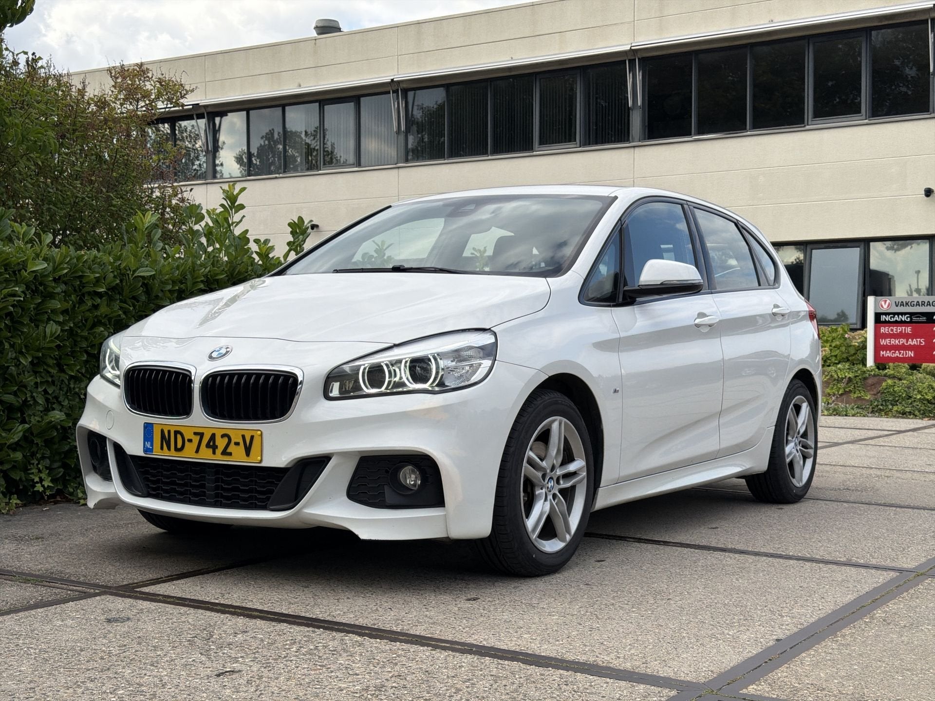 BMW 2 Serie Active Tourer 218i Centennial Executive |STOELVE, 1345 kg, Gebruikt, Wit, Bedrijf