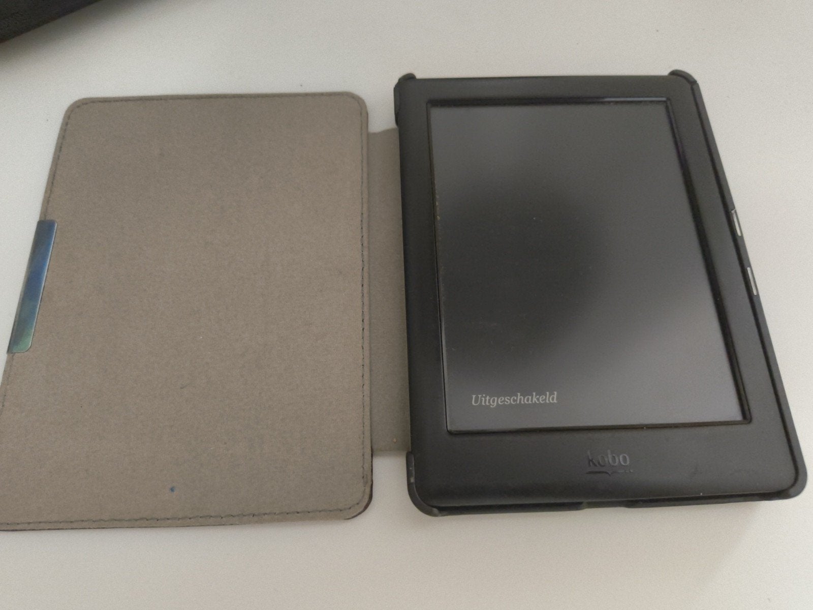 Kobo Glo e-reader defect - voor onderdelen, inclusief hoesje, Computers en Software, E-readers, 6 inch of minder, Kobo, Ophalen of Verzenden