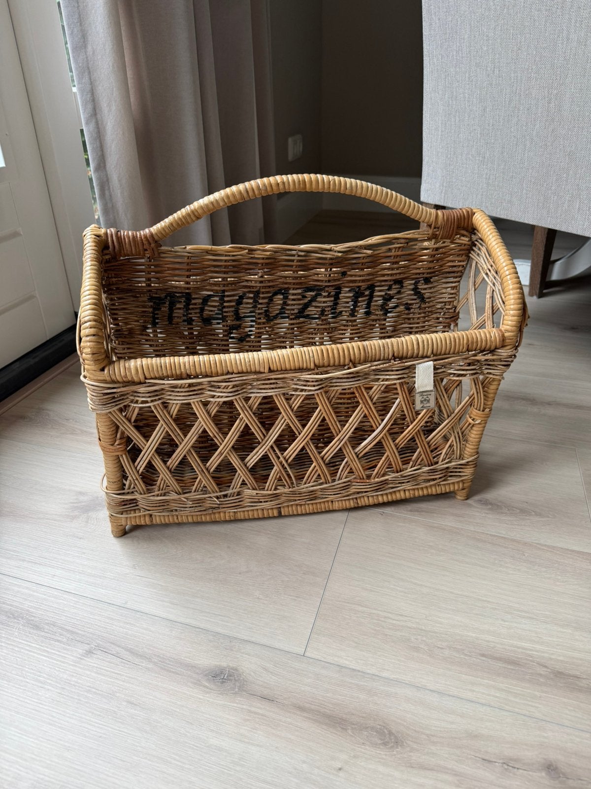 Riviera Maison rieten kranten/magazine mand, Ophalen of Verzenden, Zo goed als nieuw