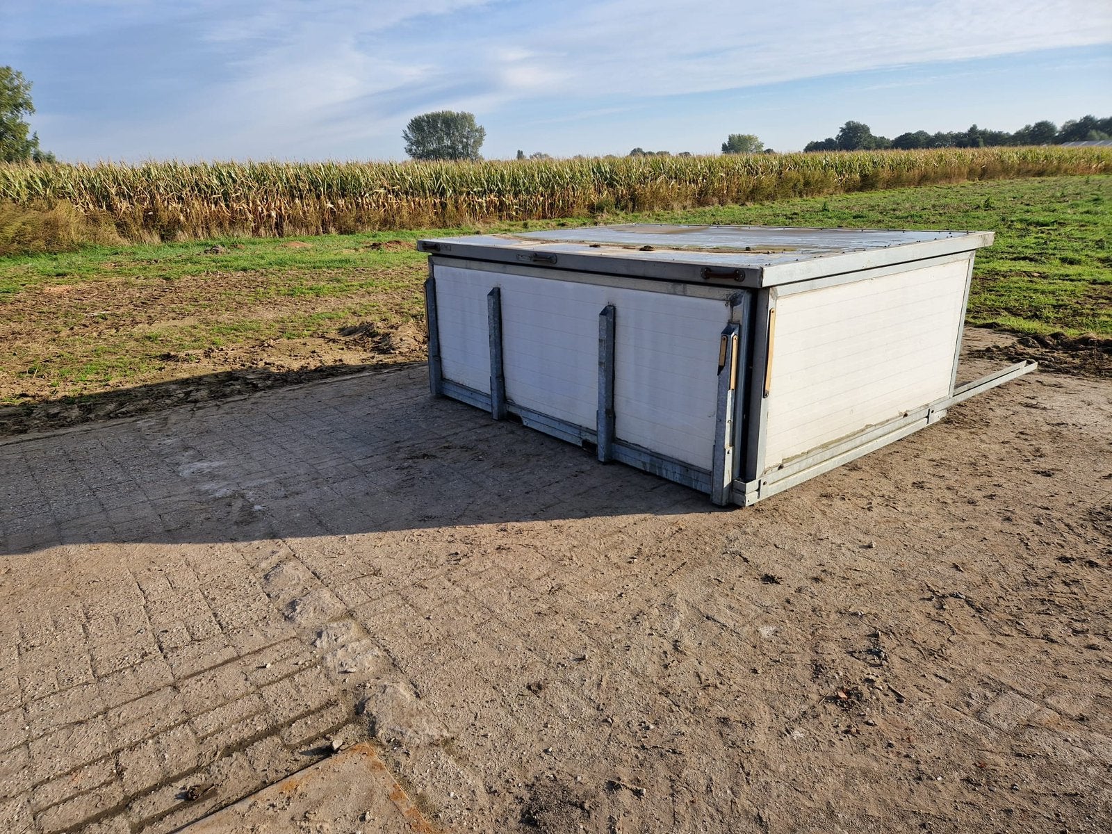 Verplaatsbaar hok / bak