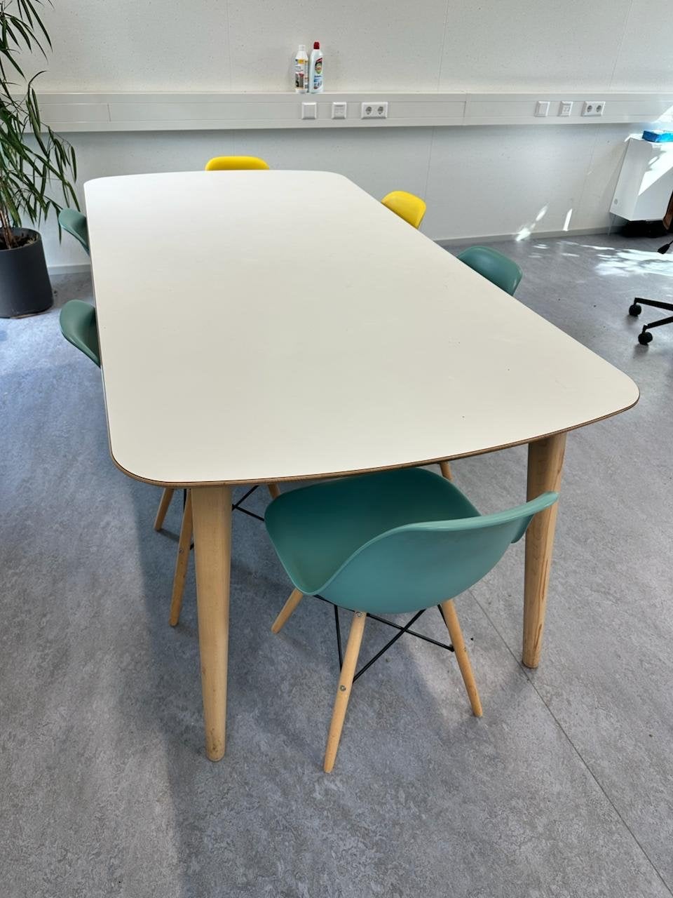Moderne tafel inclusief 6 stoelen, Ophalen, 100 tot 150 cm, Zo goed als nieuw, 150 tot 200 cm