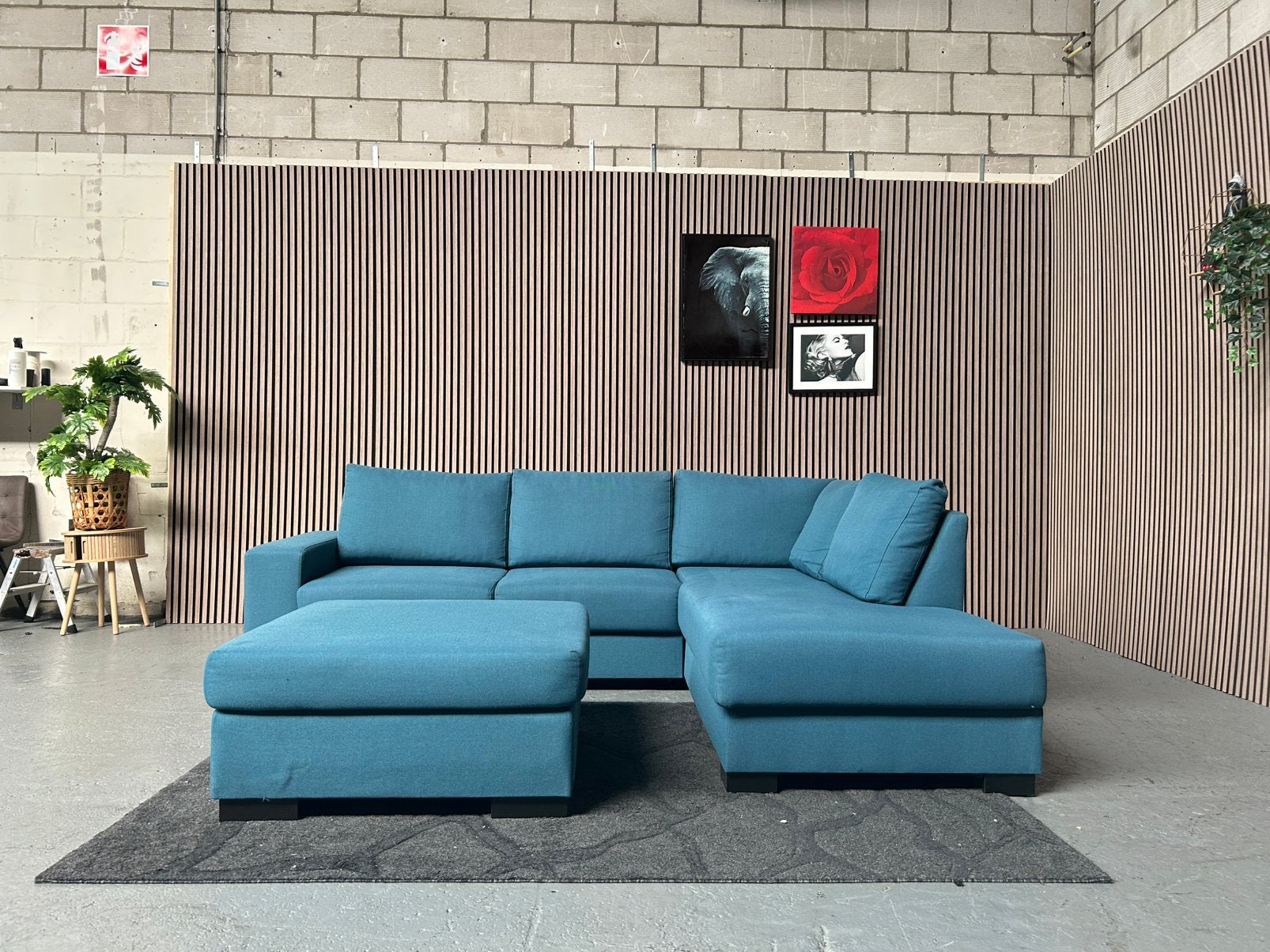 GRATIS LEVERING Hoekbank + Poef Blauw 265X210 GEREINIGD