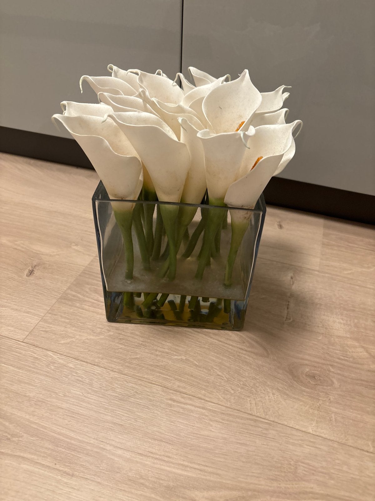 Kunst Arendskerken in vierkante glazen vaas, Huis en Inrichting, Woonaccessoires | Vazen, Ophalen, Wit, Inclusief decoratie, Glas