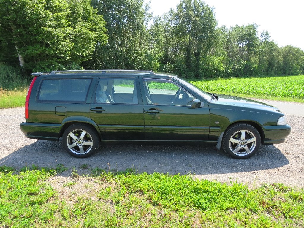 Volvo V70 2.5 1998 Groen, Auto's, Voorwielaandrijving, 1434 kg, Particulier, 1600 kg
