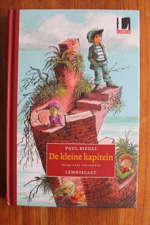 Paul Biegel - De kleine kapitein (tekeningen Carl Hollander), Ophalen of Verzenden, Zo goed als nieuw, Fictie algemeen