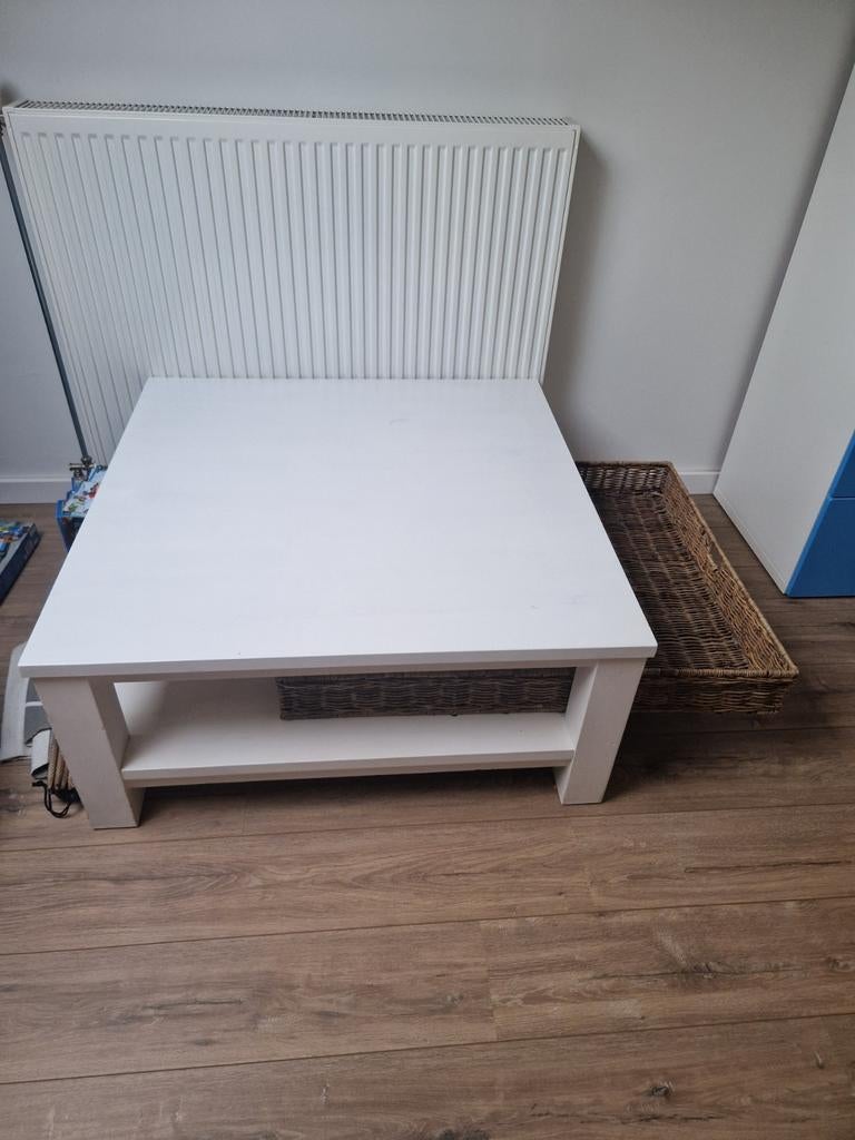 Witte salontafel met rieten mand, Ophalen, Zo goed als nieuw, Stoel(en)