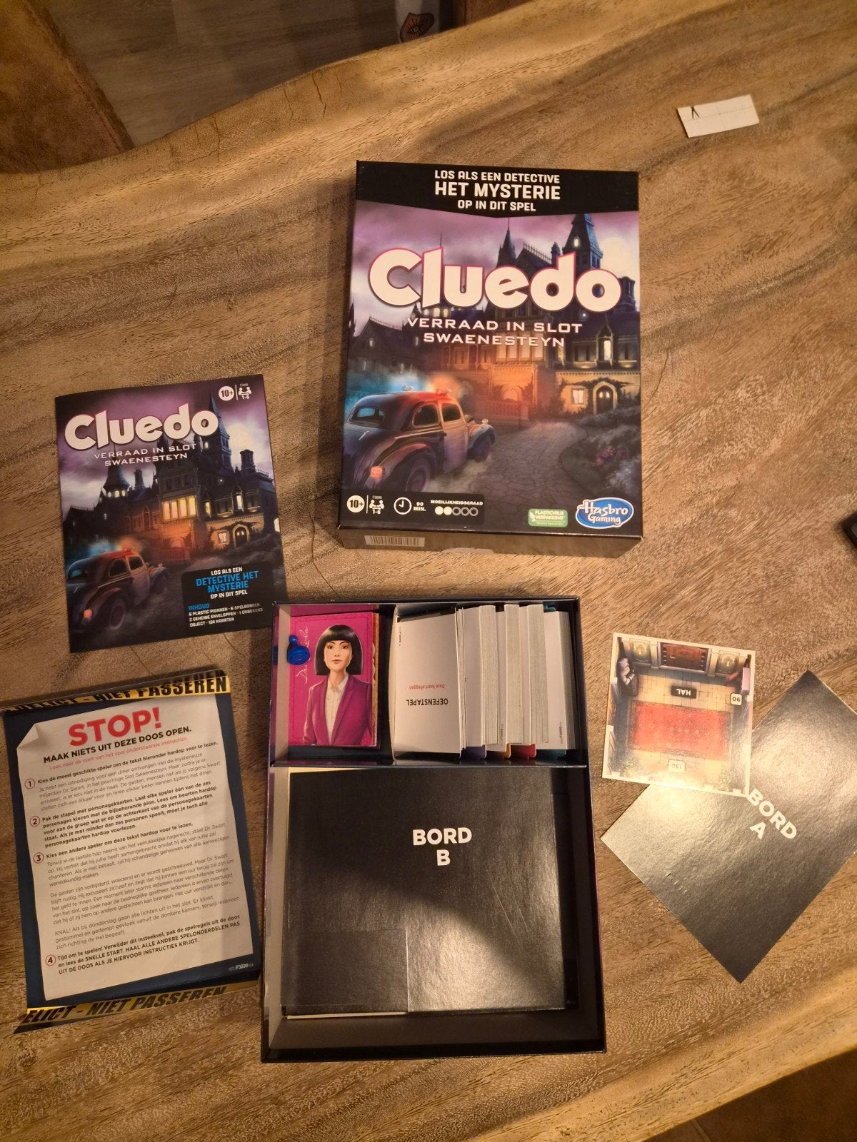 Cluedo Escape spellen, Hobby en Vrije tijd, Gezelschapsspellen | Kaartspellen, Ophalen of Verzenden, Zo goed als nieuw