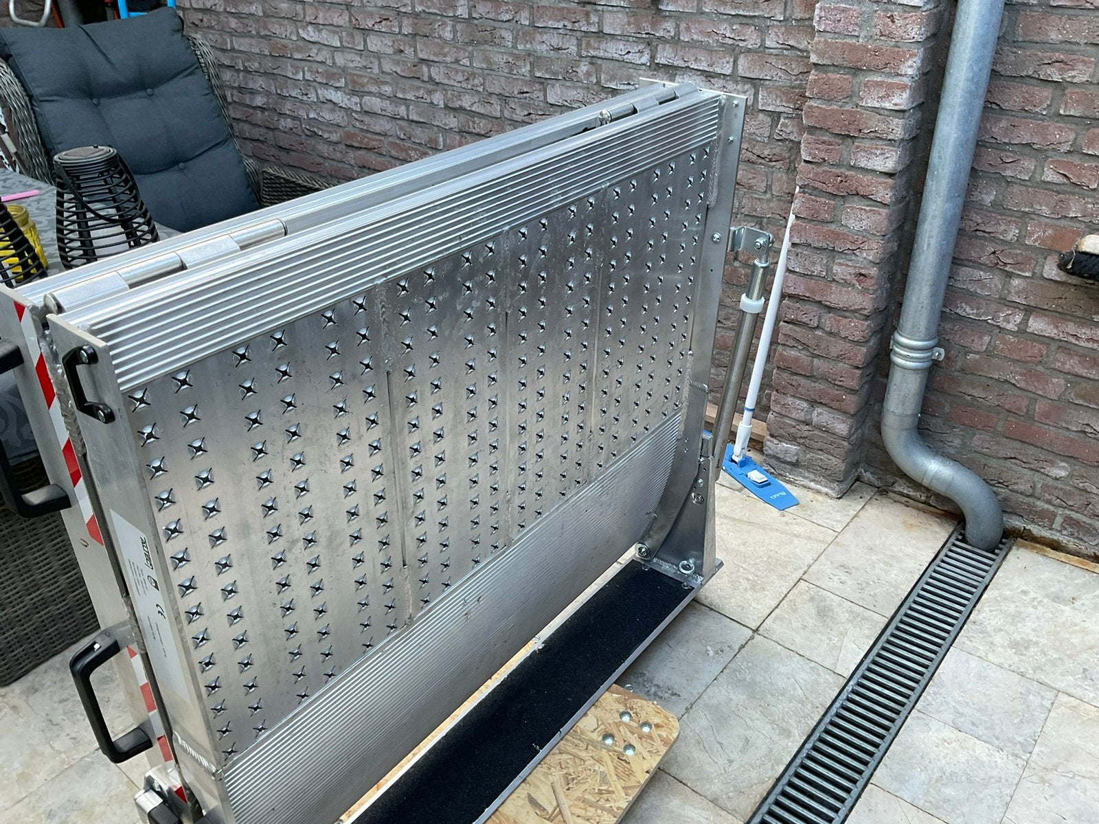 Altec oprijplaat voor in busje of bestelauto, Ophalen, 46 km of meer, 16 km/u of meer