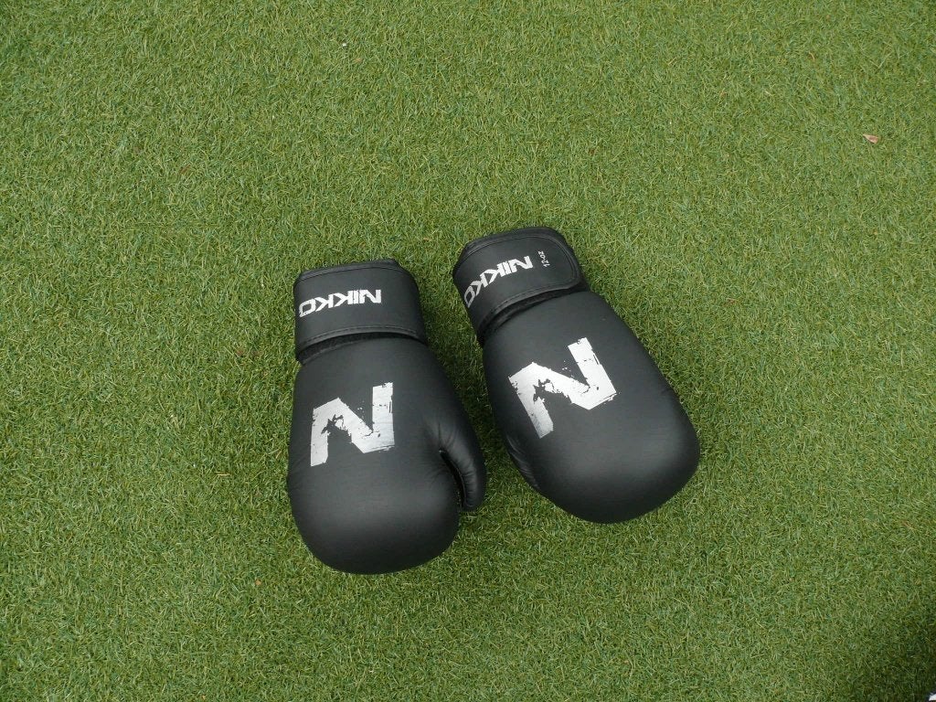 NIKKO en JOYA FIGHT GEAR boks handschoenen als nieuw, Ophalen of Verzenden, Zo goed als nieuw, Bokshandschoenen