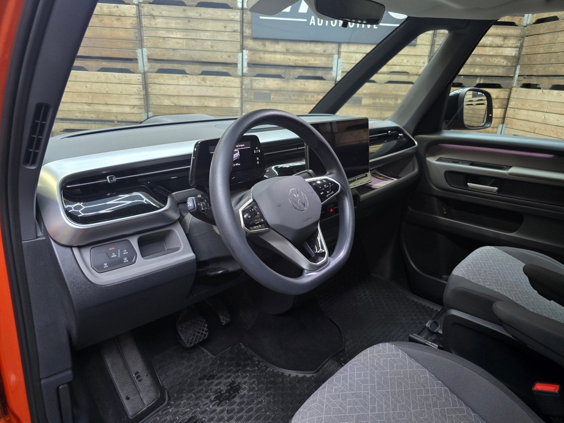 Volkswagen ID. Buzz Pro 86 kWh LED Navi Clima 5P Camera Park, Auto's, Gebruikt, Zwart, Overige kleuren, 1000 kg