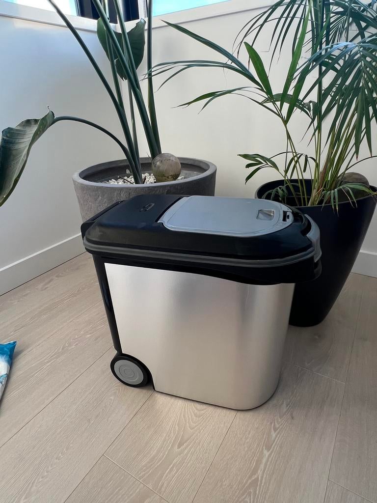 Curver Voedselcontainer / voercontainer - Hond of Kat - 35L, Dieren en Toebehoren, Ophalen, Zo goed als nieuw