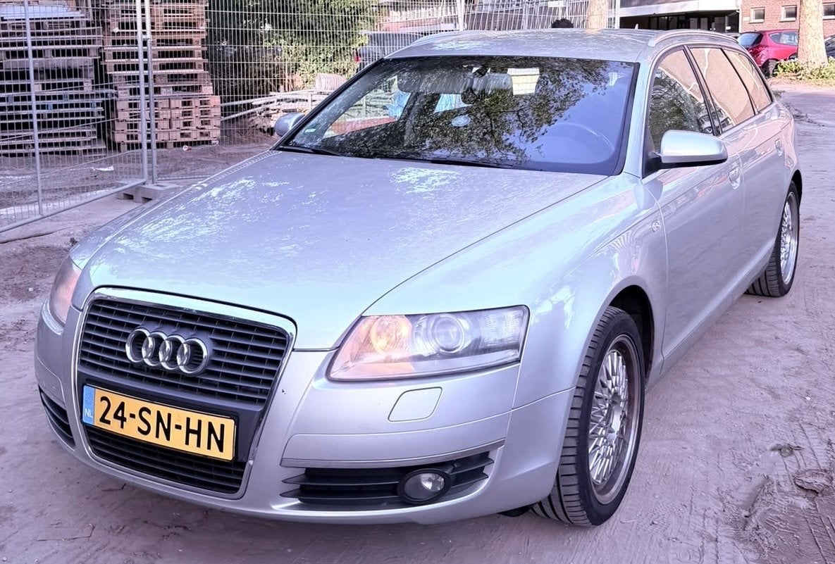Audi A6 2.4 V6 130KW Avant AUT 2006 Grijs, Auto's, 1800 kg, Stationwagon, Particulier, Zilver of Grijs