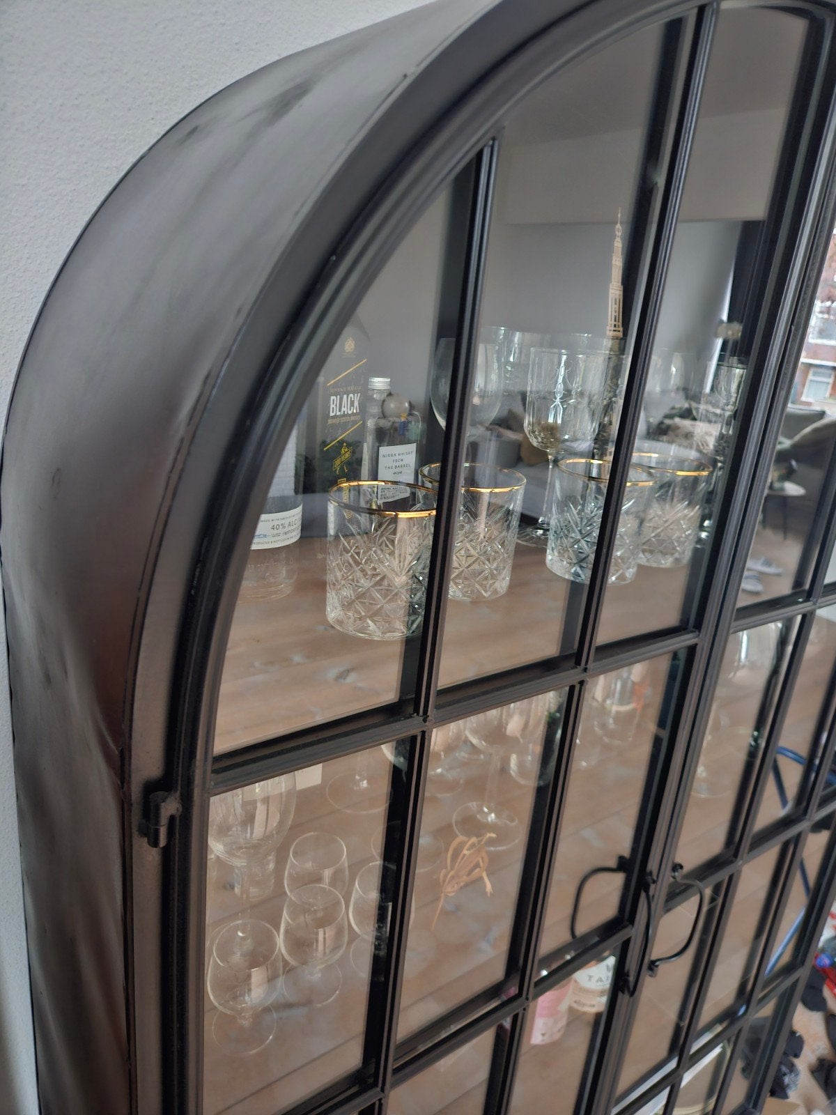 Prachtige metalen kast met glas aan de voorkant, Ophalen, Zo goed als nieuw, 25 tot 50 cm