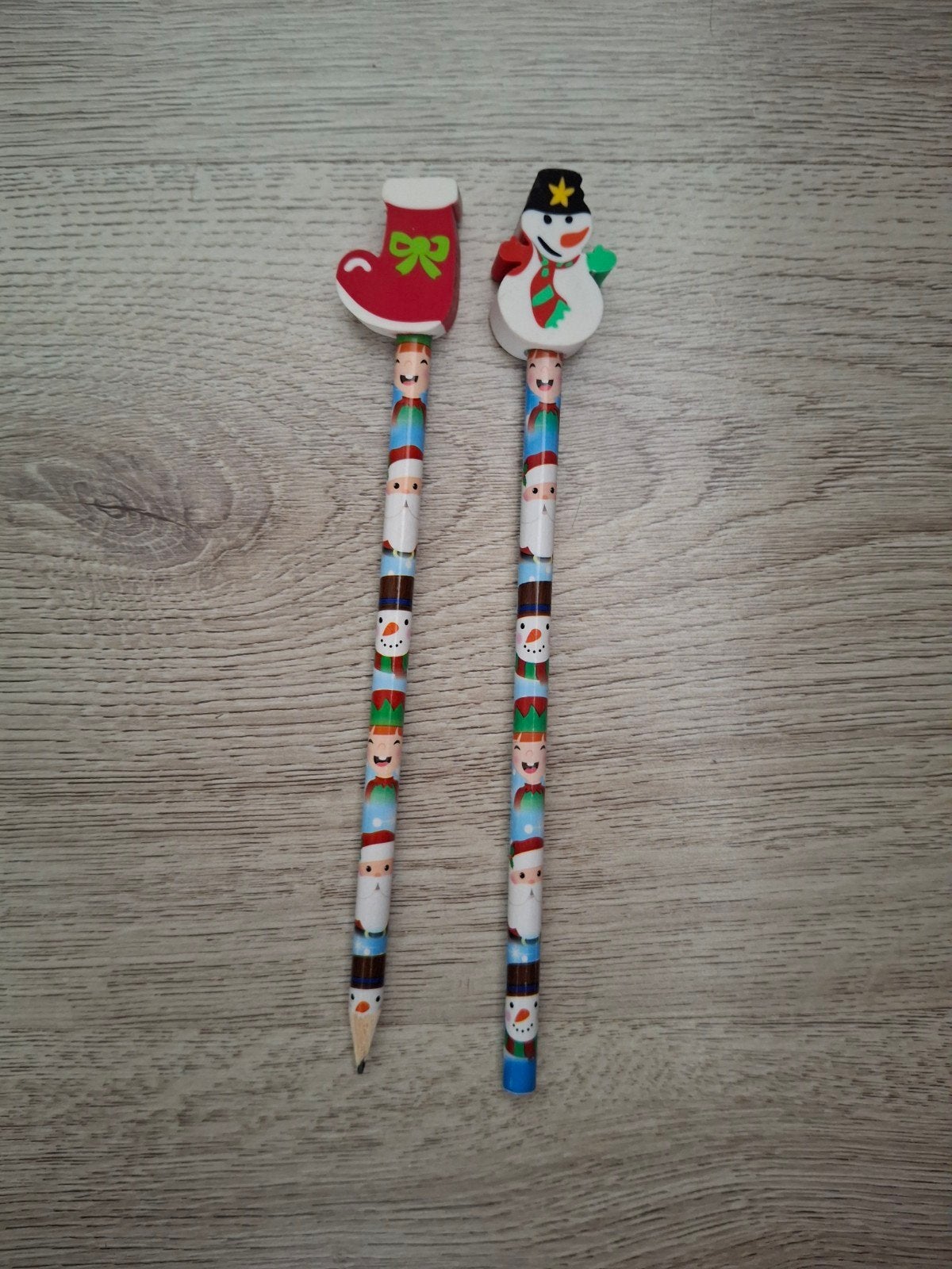 2 kerstpotloden met gum sneeuwpop en laars kerstman, Diversen, Ophalen of Verzenden, Zo goed als nieuw