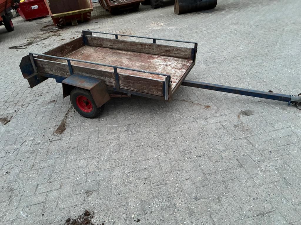 Enkelas aanhanger, Ophalen