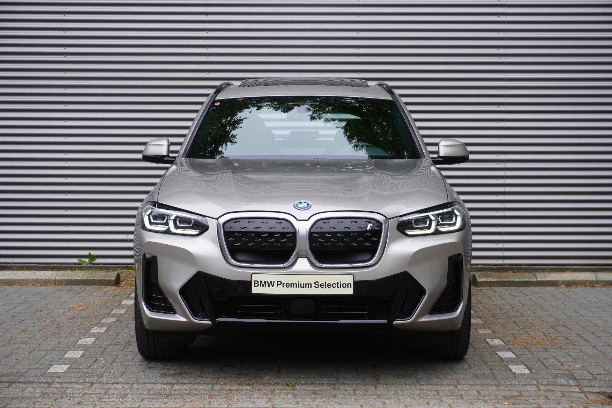 BMW iX3 Driving Assistant Professional | Achteruitrijcamera, Auto's, BMW, Automaat, Gebruikt, Automatische klimaatregeling, 2155 kg