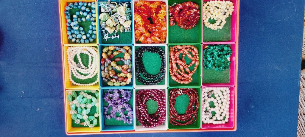 Diverse halskettingen met bedeltje, Sieraden, Tassen en Uiterlijk, Ophalen of Verzenden, Gebruikt, Overige kleuren, Overige materialen