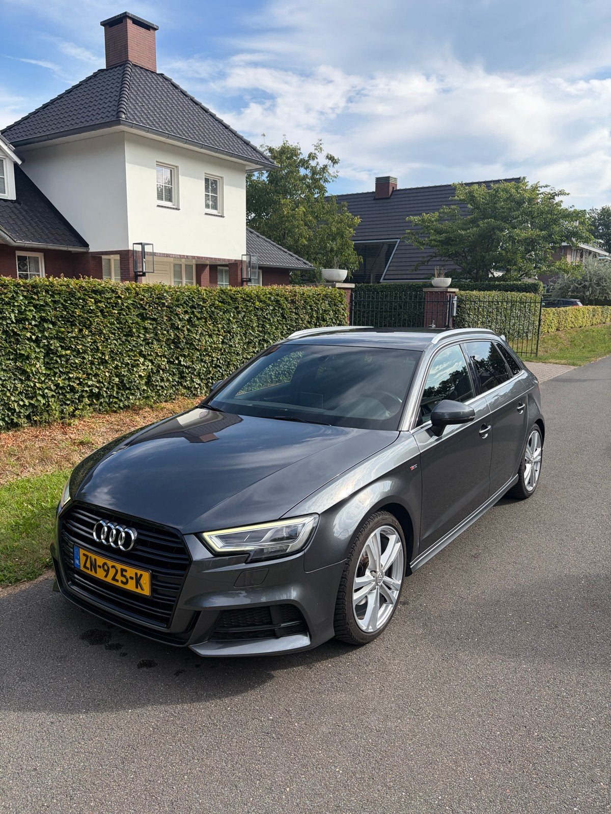 Audi A3 30 Tfsi 3x S-line S Tronic 2019 Daytona Grey Virtual, Zwart, Origineel Nederlands, 1180 kg, Particulier