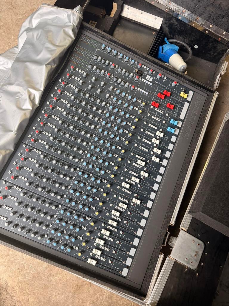 Te koop Soundcraft K1 mengtafel, Muziek en Instrumenten, Mengpanelen, Ophalen, Gebruikt, 10 tot 20 kanalen