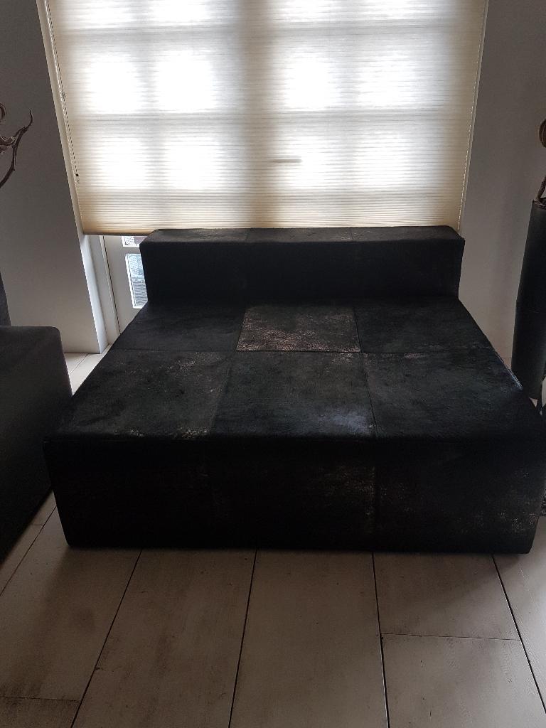Loungebank koeienhuid, Huis en Inrichting, Banken | Sofa's en Chaises Longues, Ophalen, 150 tot 200 cm, Tweepersoons, Zo goed als nieuw