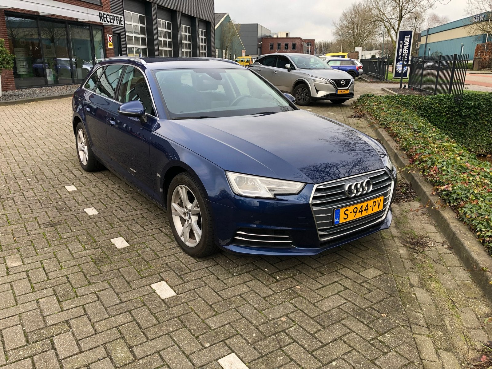 Audi A4 1.4 Tfsi Avant AUT 2017 Blauw, Auto's, Audi, 4 cilinders, Blauw, Grijs, Particulier