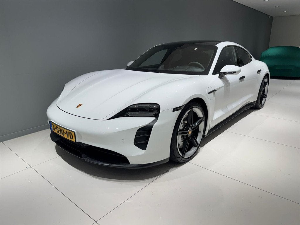 PORSCHE Taycan 517pk GTS, Auto's, Automaat, 12 maanden, Zwart, Wit