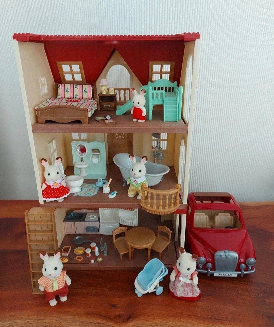 Sylvanian Families<19> Huis, Auto & Figuren - Complete Set, Ophalen of Verzenden, Zo goed als nieuw, Jongen of Meisje