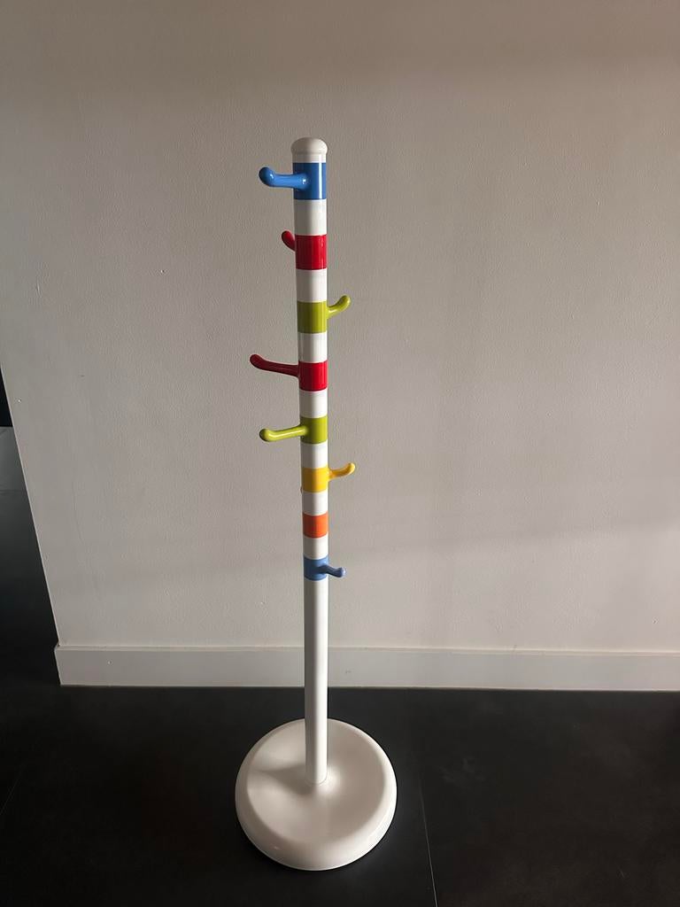 IKEA Kapstok voor Kinderen - Kleurrijk en Speels, Huis en Inrichting, Woonaccessoires | Kapstokken, Ophalen, Kunststof, 100 tot 150 cm
