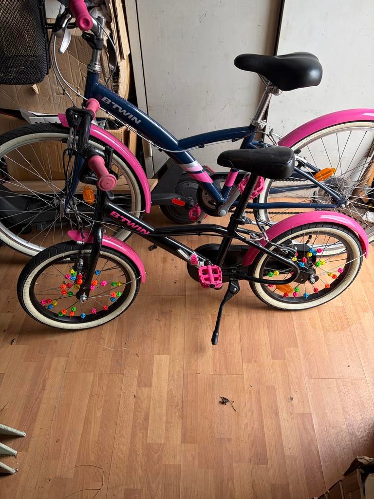 Twee kinderfietsen B'TWIN - zo goed als nieuw, Fietsen en Brommers, Fietsen | Meisjes, Ophalen of Verzenden, Zo goed als nieuw