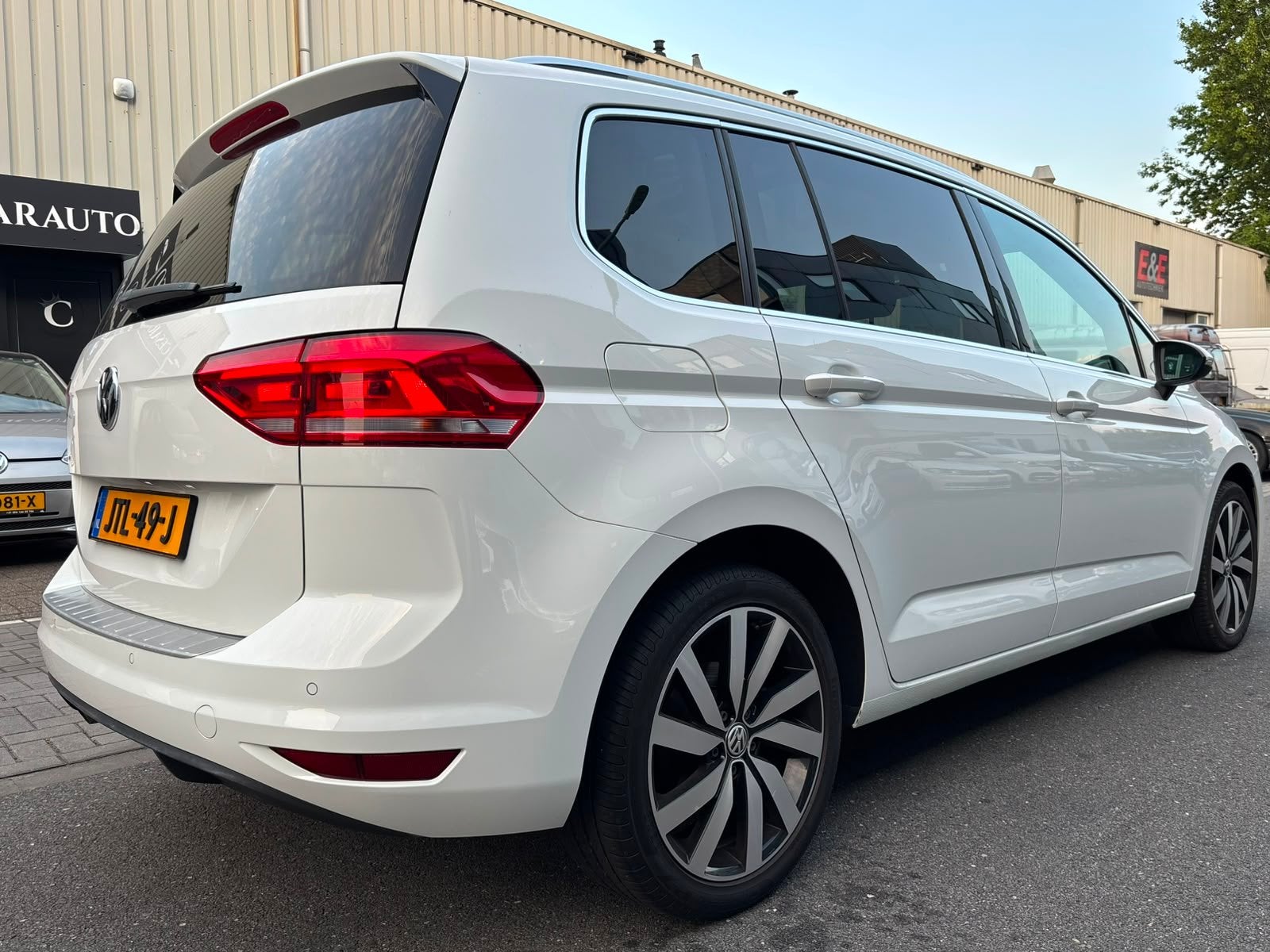 Volkswagen Touran 1.4 TSI Highline AUTOMAAT / 104 DKM / PANO, Gebruikt, 4 cilinders, Alcantara, Wit