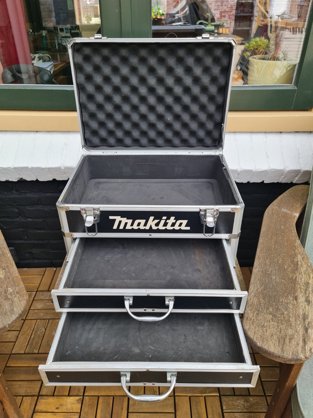 Makita koffer, Ophalen, Gebruikt