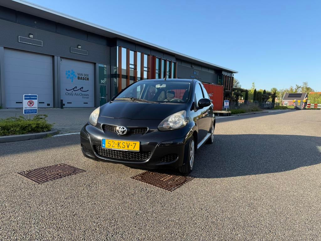 Toyota Aygo 1.0 12V Vvt-i 5DRS Airco TOPSTAAT!, Auto's, Toyota, Voorwielaandrijving, Euro 5, Stof, Zwart
