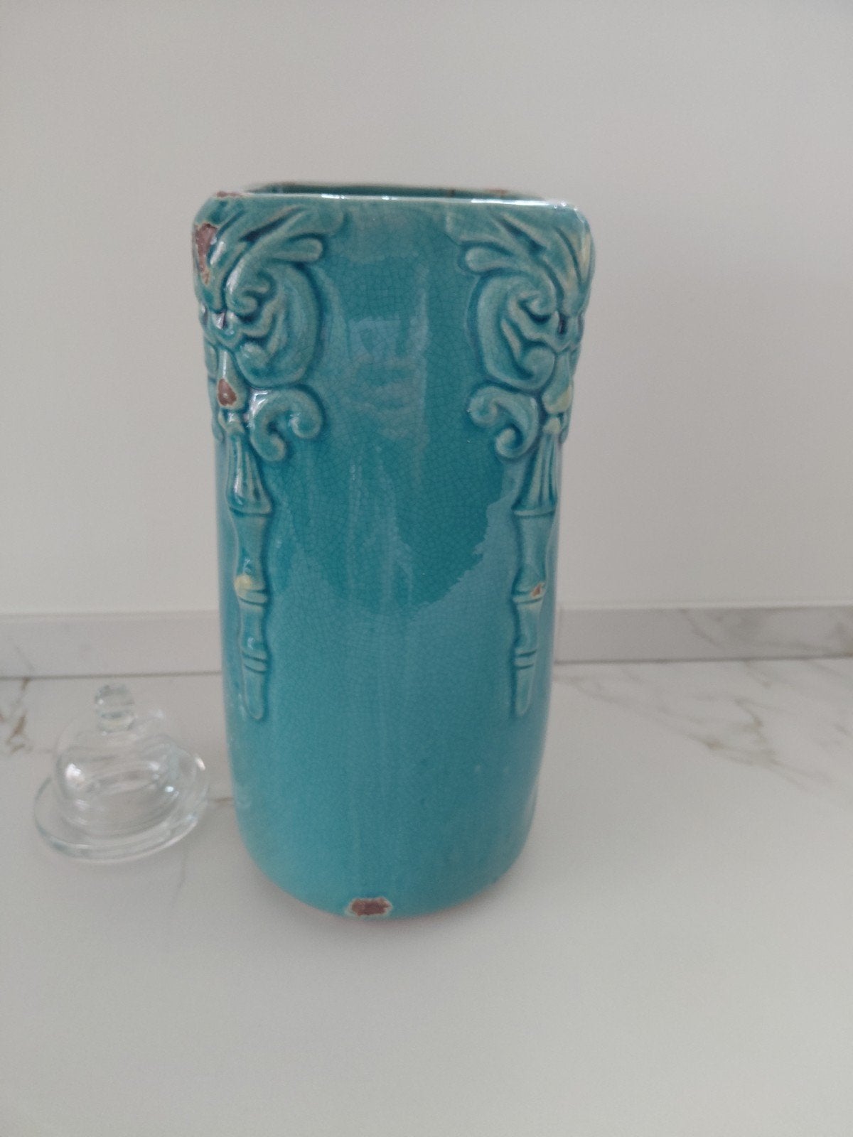 Decoratieve turquoise vaas met reliëf, 30 cm hoog, Ophalen, Overige kleuren, 30 cm, Zo goed als nieuw